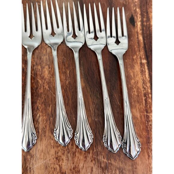 Oneida Community Marquette Stainless Steel Dinner Forks & Knifes - Picture 3 of 8